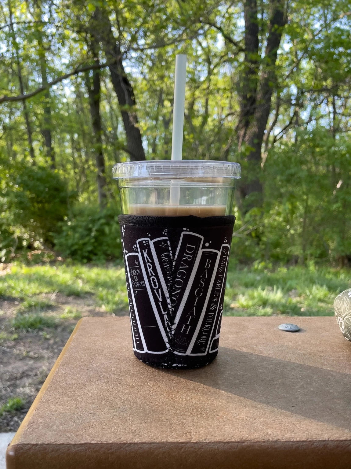16oz Drink Sleeve | Violet’s Bookshelf